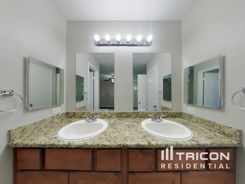 Building Photo - 8218 Tattershall Cir