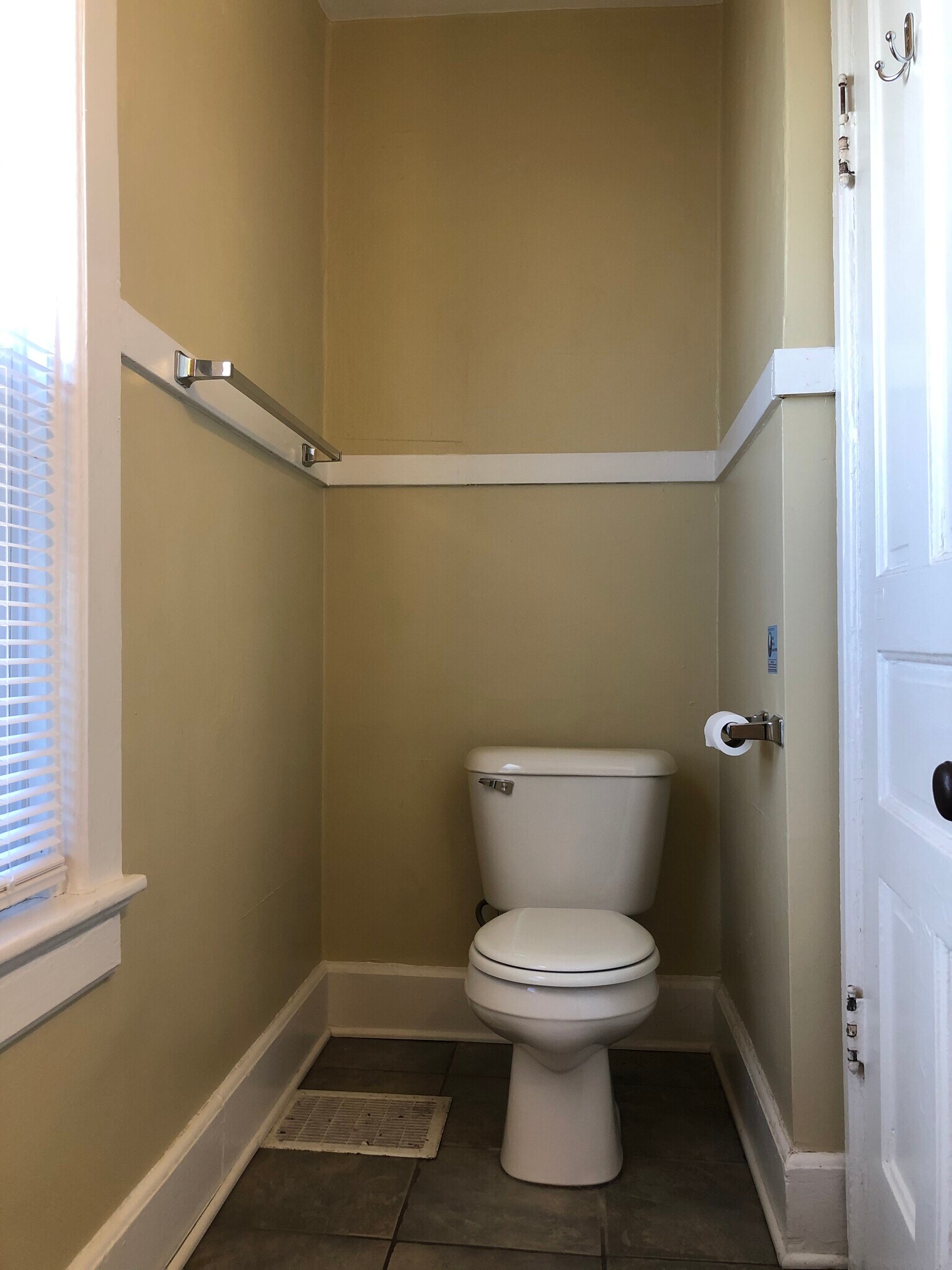 Building Photo - 2456 S Delaware Ave