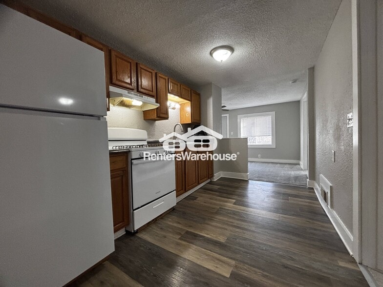 Building Photo - 2802 SE 8th St