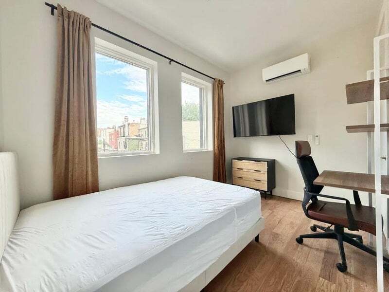 Building Photo - Nice room in a good neighborhood