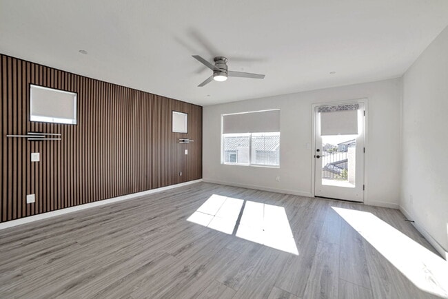 Building Photo - 10937 Parsley Ave