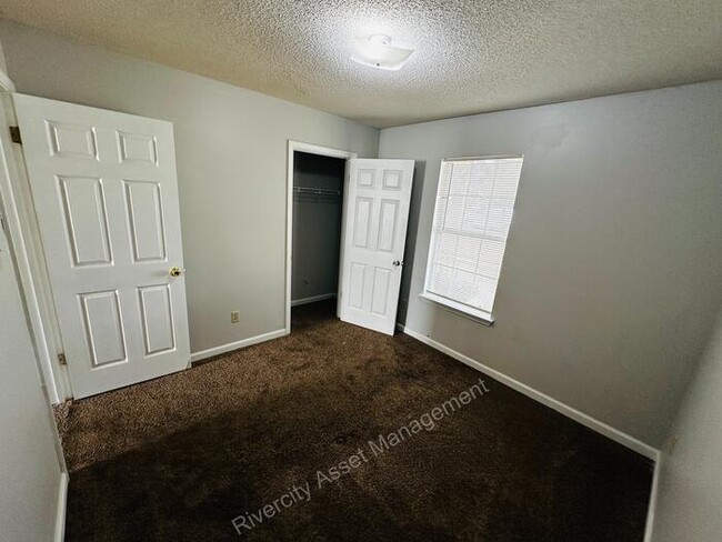 Building Photo - Goegeous corner lot home for rent. Great r...