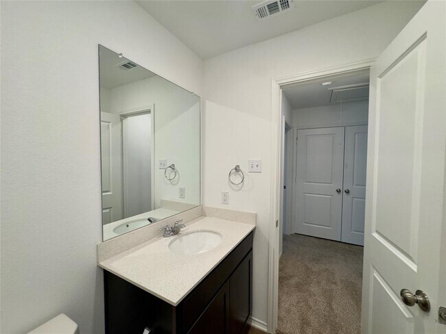 Building Photo - 512 Gabbro Gdns