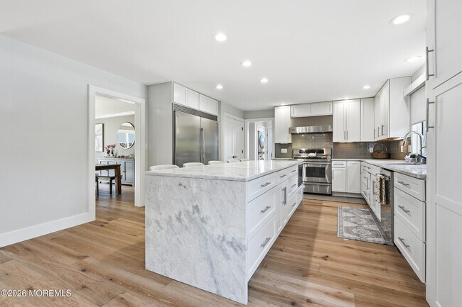 Building Photo - 8 Jackson Ct