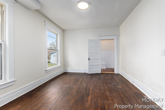 Building Photo - 531 W Webster Ave