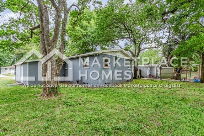 Building Photo - 4438 Melvin Cir W