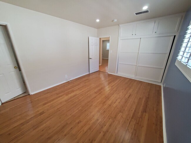 Building Photo - Spacious 3-Bedroom Single Family House with bonus room in Torrance- $4,400/month