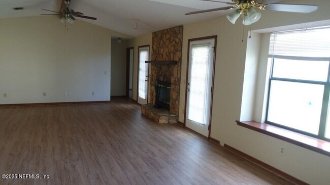 Building Photo - 1389 Pawnee St