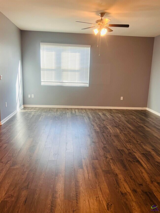 Building Photo - 118 Alton Tucker Sr. Boulevard