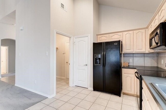 Building Photo - 2612 Evening Shade Dr