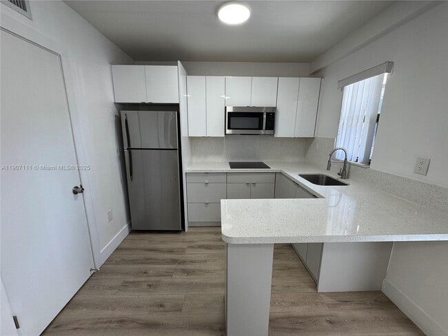 Building Photo - 1971 NW 2nd Ct