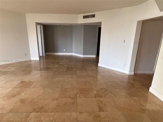 Building Photo - 21055 Yacht Club Dr