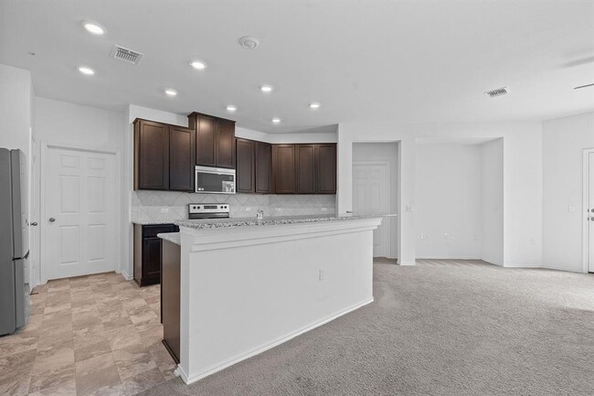 Building Photo - 4720 Pell Rd