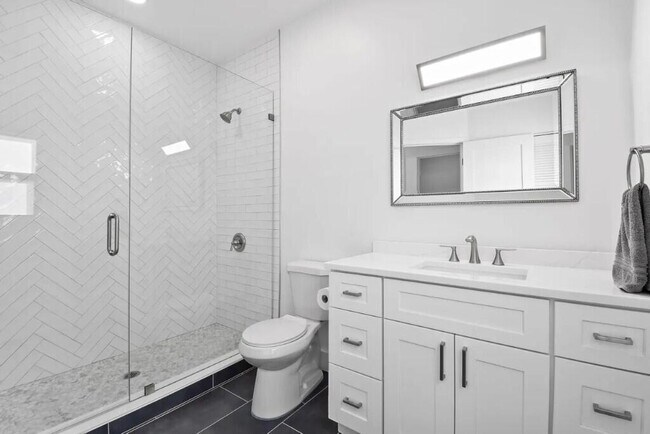 Building Photo - 941 Ocean Dr