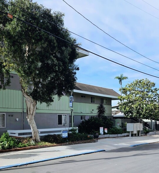 Interior Photo - Redwood Terrace