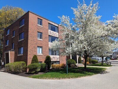 Building Photo - 192 W Wyoming Ave