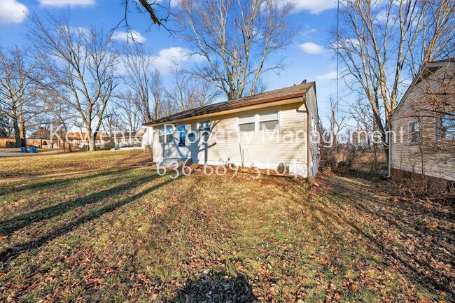 Building Photo - Spacious 3-Bedroom Home with Large Yard – Section 8 Welcome
