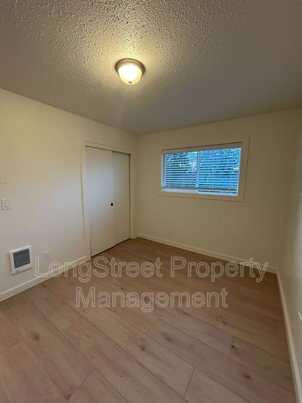 Building Photo - 11380 SW Greenburg Rd