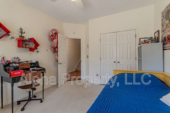 Building Photo - 209 Birchleaf Ln