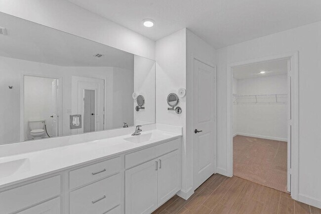 Building Photo - 7609 NW Archerfield Dr