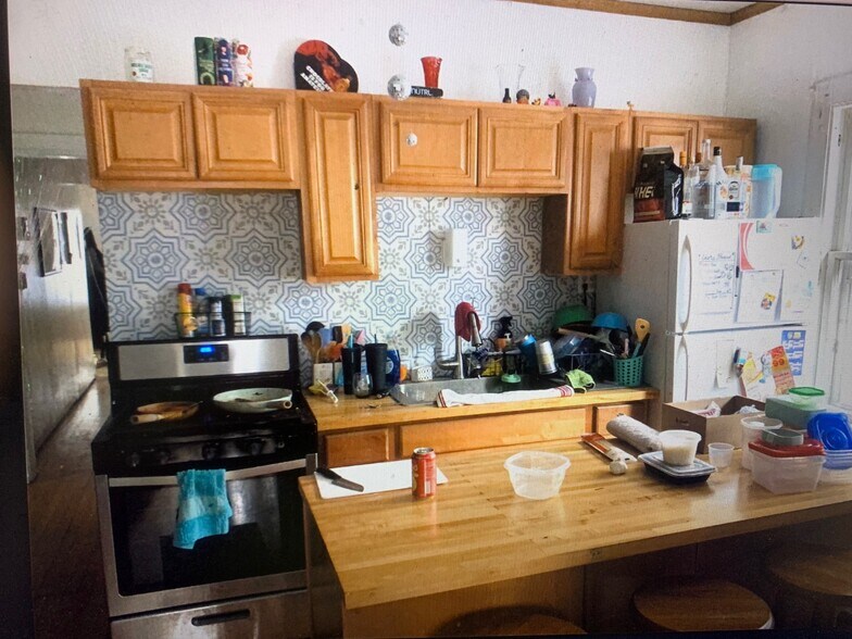 Building Photo - 2965 N Maryland Ave