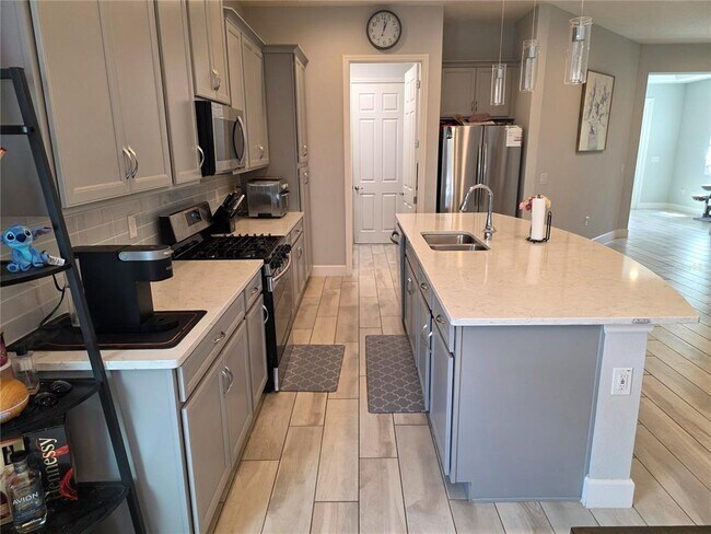 Building Photo - 6123 Voyagers Pl