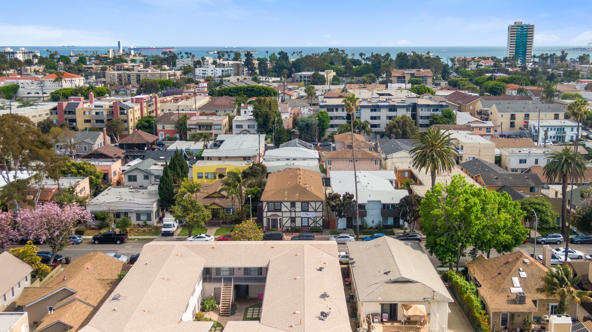 Building Photo - 2104 E Florida St