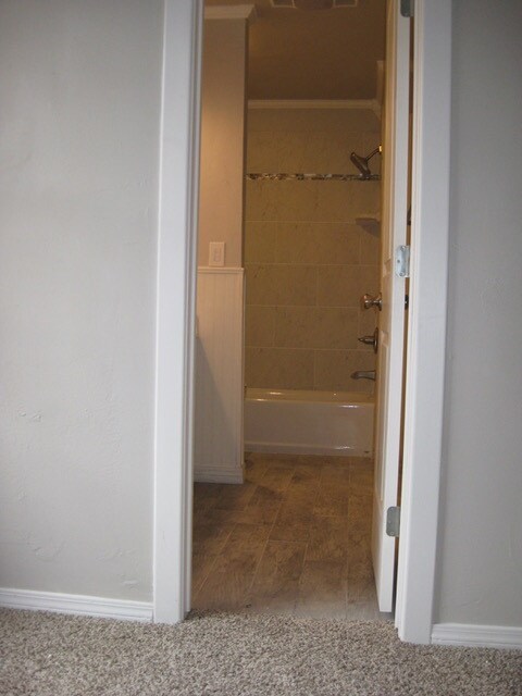 Building Photo - 9224 S Hudson Ave