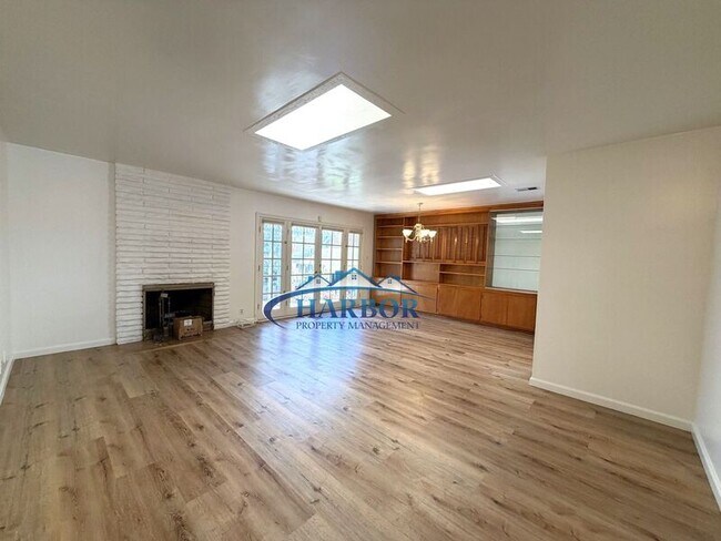 Building Photo - 2028 Elberon Ave