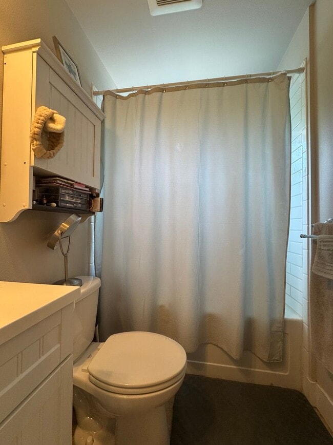 Building Photo - 3-Bed, 3-Bath Home for Lease w/ Rooftop De...