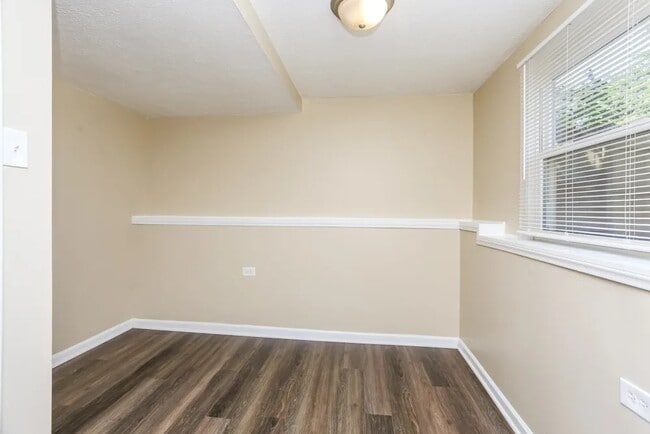 Building Photo - 118 Davis Ct