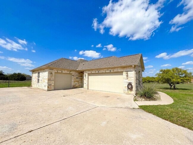 Building Photo - **APPLICATION RECEIVED** AVAILABLE NOW! One-of-a-Kind Luxury Estate | 5BD/3BA on 2 Acres in Liber...