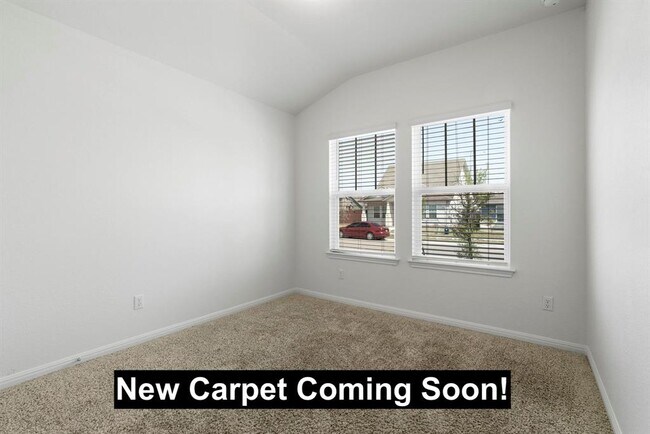 Building Photo - 121 Oakdale Meadows Ln