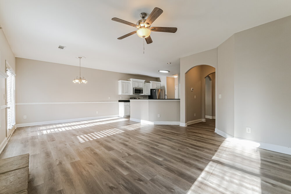 Building Photo - 1990 Lily Valley Dr