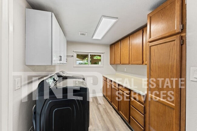 Building Photo - 6612 Modesto Dr