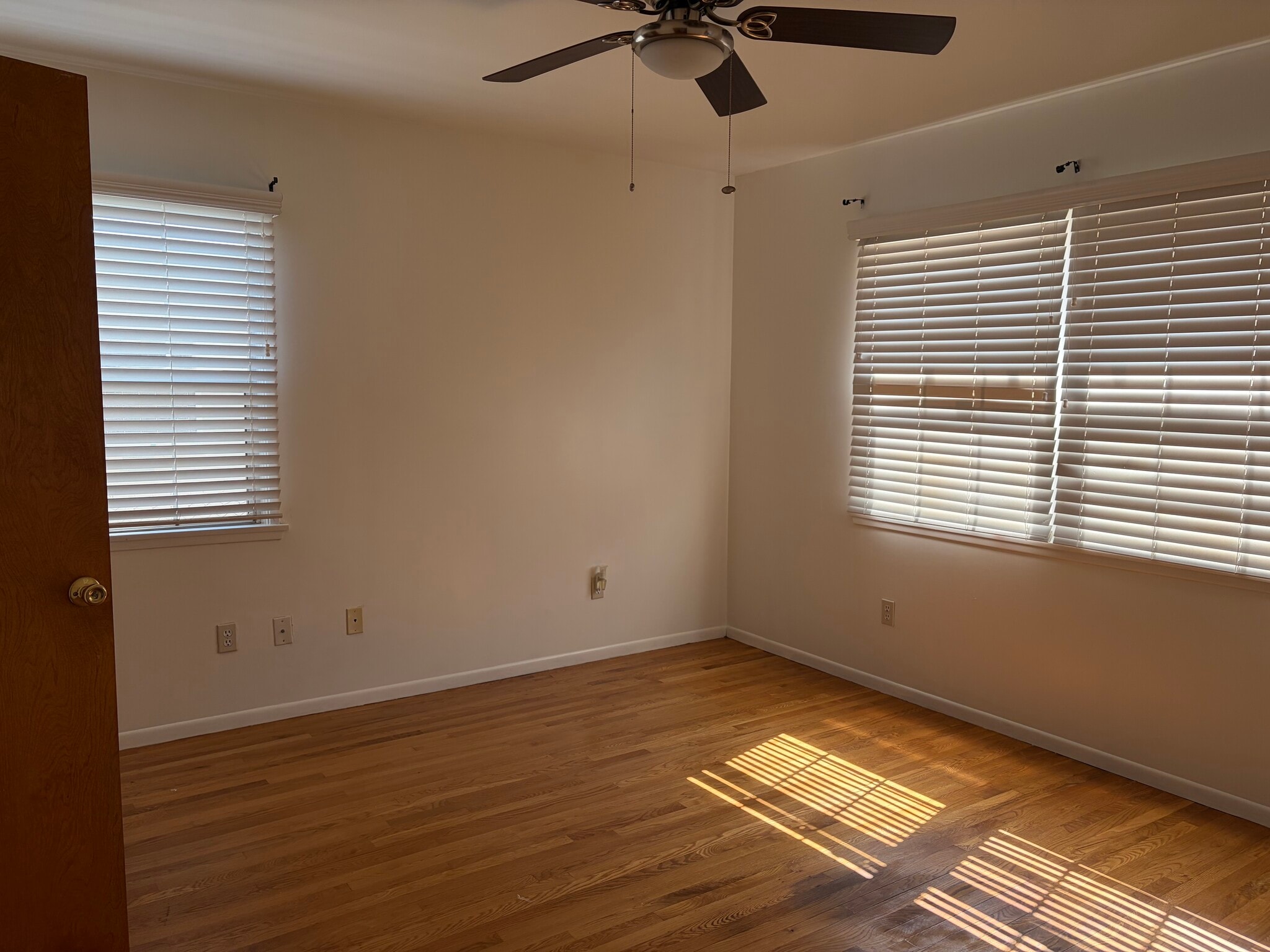 Building Photo - 7129 Lotus Ave
