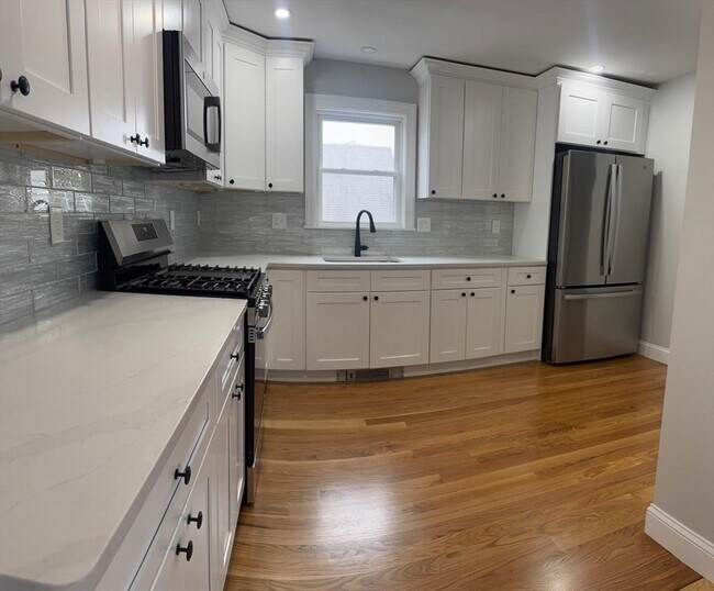 Building Photo - 19 Nahant Pl