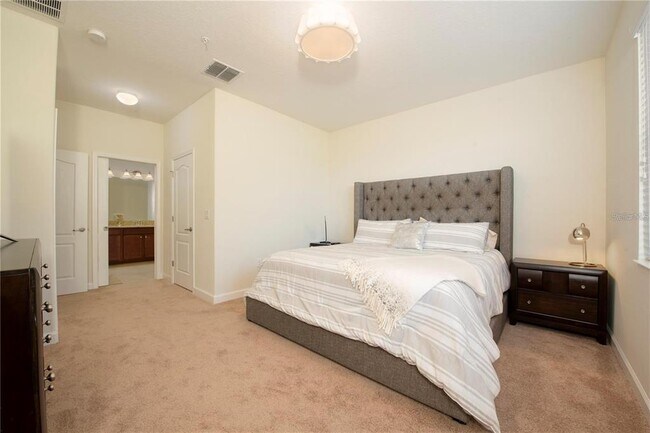 Building Photo - 1225 Long Cove Loop