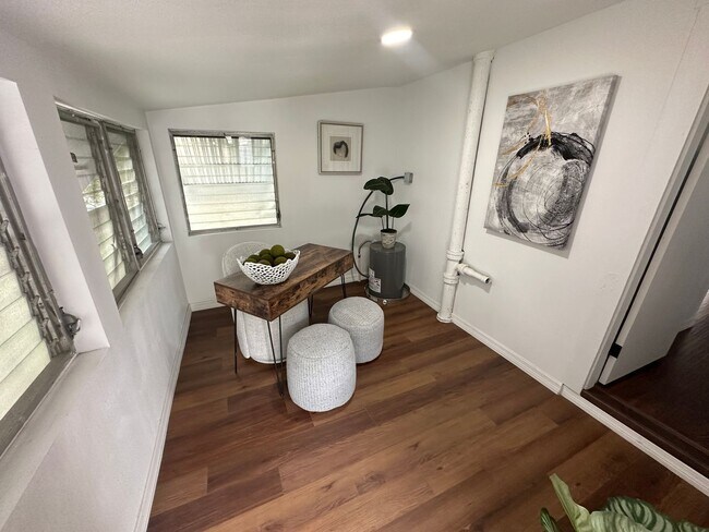 Building Photo - 1 Bed - 1 Bath - Great Location