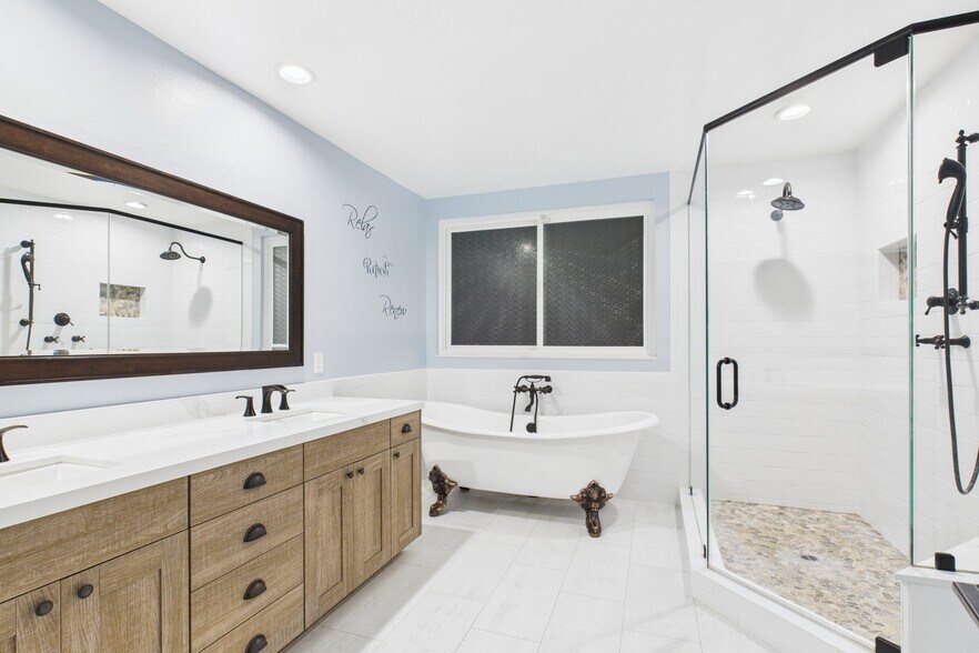 Primary Bathroom - 29650 Kimberly Dr