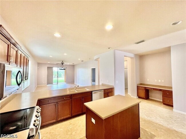 Building Photo - 12074 Country Day Cir