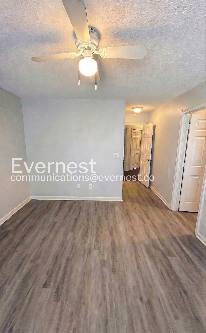 Building Photo - 2429 Brianna Dr