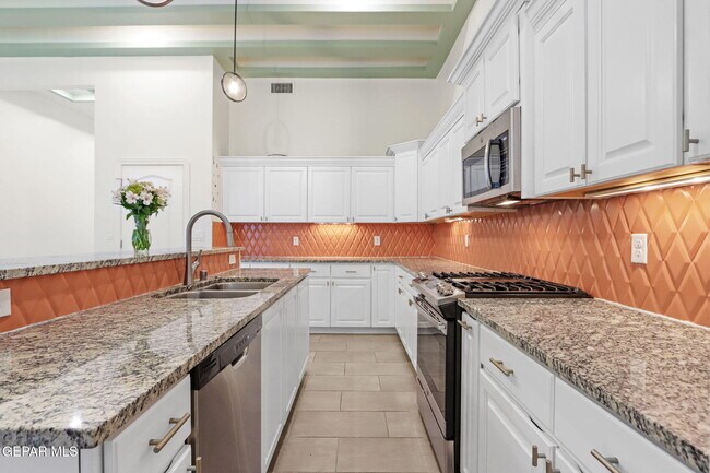 Building Photo - 12364 Desert Dove Ave