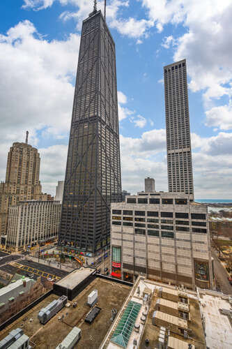 Building Photo - 111 E Chestnut St