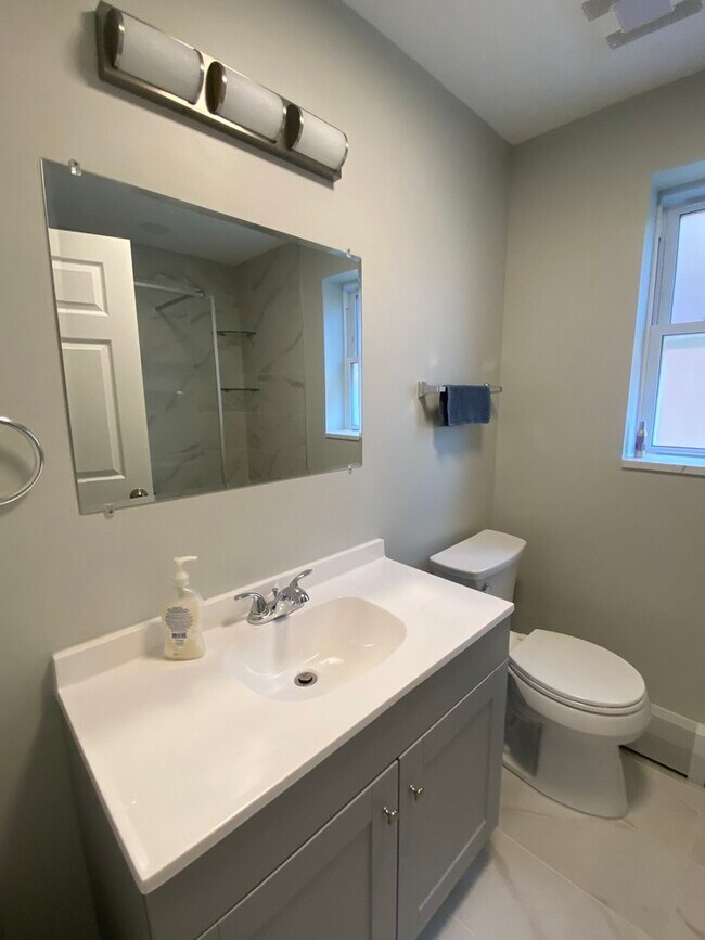 Building Photo - 7659 W Sunset Dr