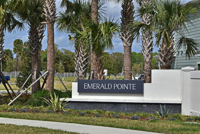 Building Photo - 3195 Emerald Acrs Ln