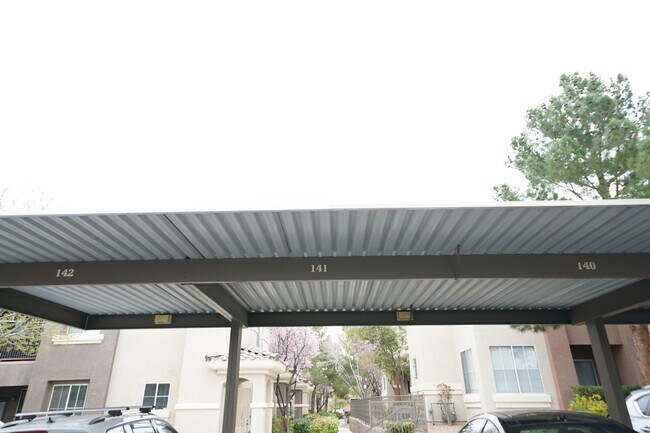 Building Photo - SHOWINGS START 4/1/2025