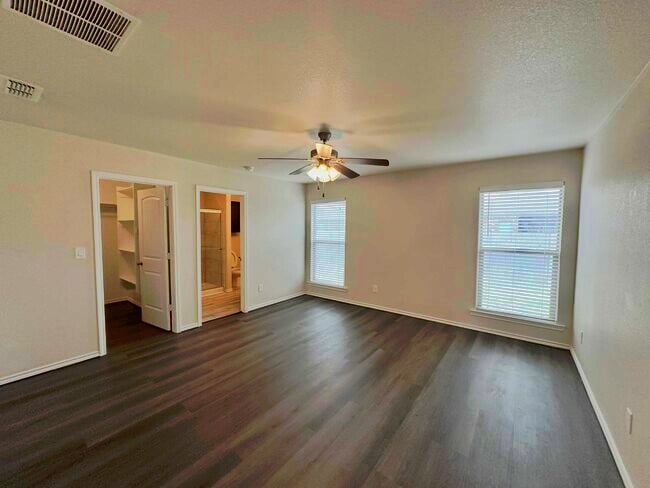 Building Photo - 2119 140th St