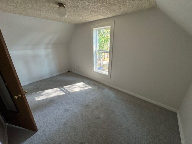 Building Photo - 3-Bedroom Home in the Sunnyland neighborhood! Move in Ready Now! Lease to End on 7/30/2026