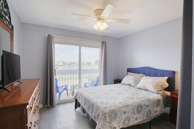 Building Photo - 606 Carolina Beach Ave S